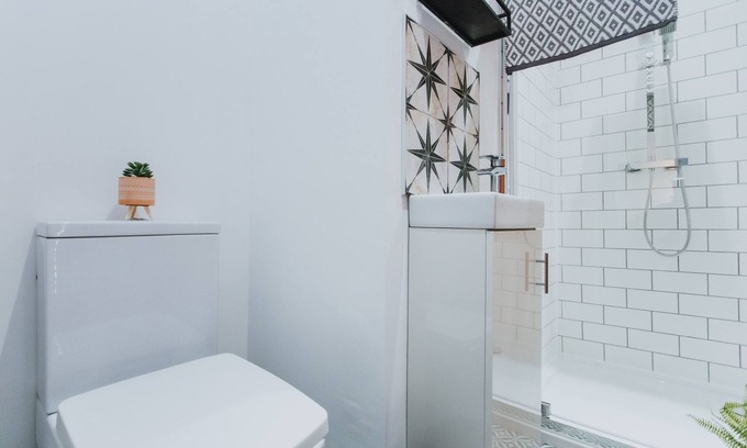 Rugby Casa | ENTIRE HOUSE WITH PARKING IN RUGBY