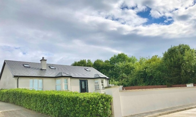 Carndonagh Casa | Entire Irish Countryside Bungalow at the Heart of the Wild Atlantic Way!