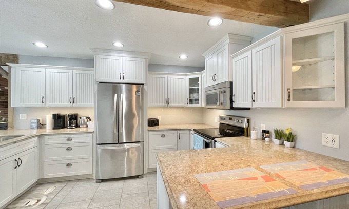 Rochester Casa | Entire Lake Manitou Home - Sleeps 10