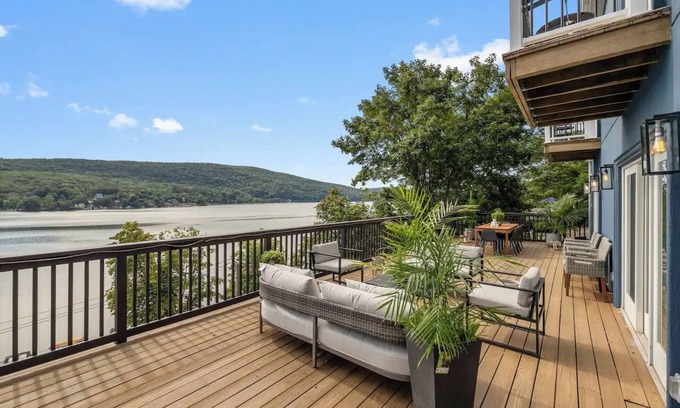 Greenwood Lake Casa | Lakeview House ~ Hot Tub ~ Firepit ~ Stunning View ~ Spacious Deck ~ Living Room
