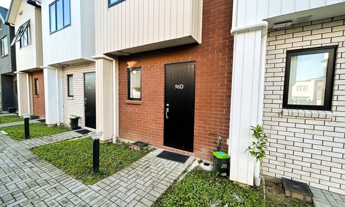 Auckland Casa | Entire Luxury Cosy Townhouse with Master Bedrooms,10 min to Airport/Sylvia Park