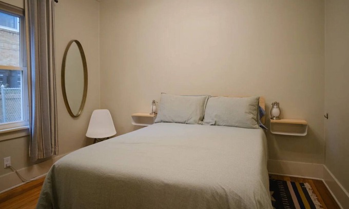 Aksarben - Elmwood Park Casa | Entire One Bedroom Home in Omaha