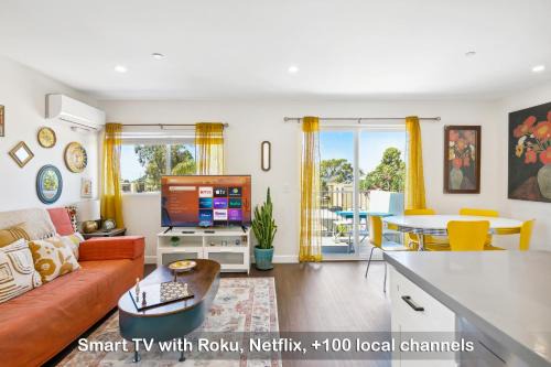 National City Casa | Entire Private 3-BR Home w Balcony Views 10-mins to SD Gaslamp, Downtown, Available Now