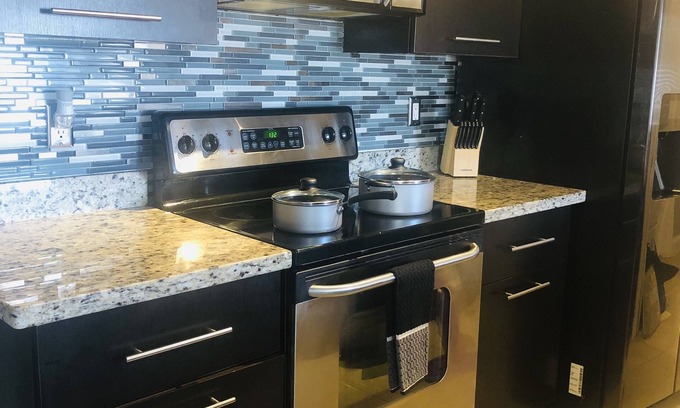 North Lauderdale Casa | Entire Residential Home w/Pool! , 20min from beaches, mall & airport