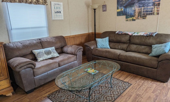 Central Casa | Entire residential home on 3 acres in quiet neighborhood, Clemson/Liberty area