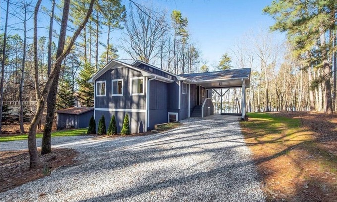 Anderson Casa | Entire Residential Lake Home in a Quiet Cove