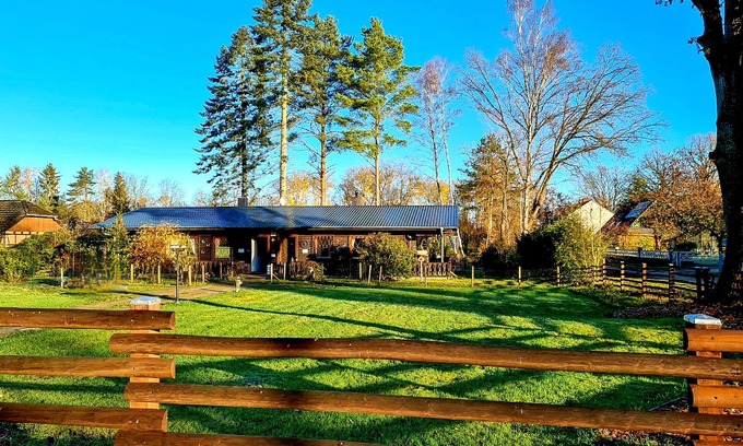 Gartow Casa | Entire semi-detached house for vacation with child and dog (2 units in one)