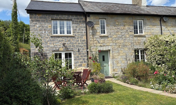 Taunton Casa | Entire spacious country home in beautiful Staple Fitzpaine