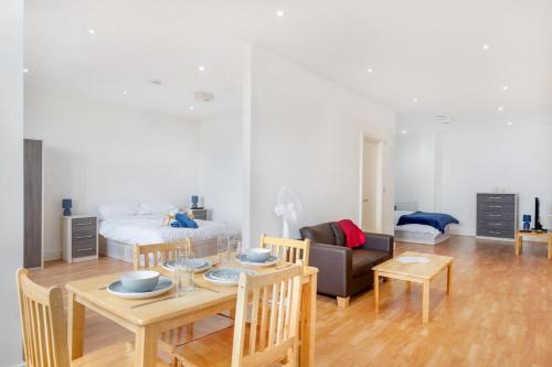 Borehamwood Apartamento | Entire spacious flat with parking reduction for long stays