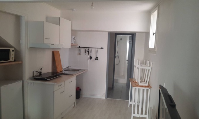 Cazouls-les-Beziers Apartamento | Entire studio rental