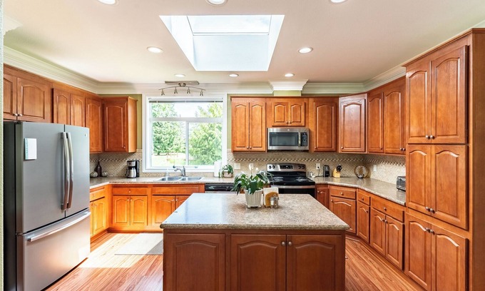 Blaine Casa | Entire three bedroom rambler. Sleeps 8 in four separate rooms. 5 private acres.