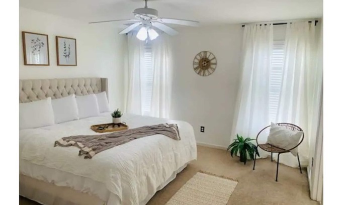 Moody Casa | Entire Townhouse: Close to Barbers, Talladega and Bham - Long Term Discounts