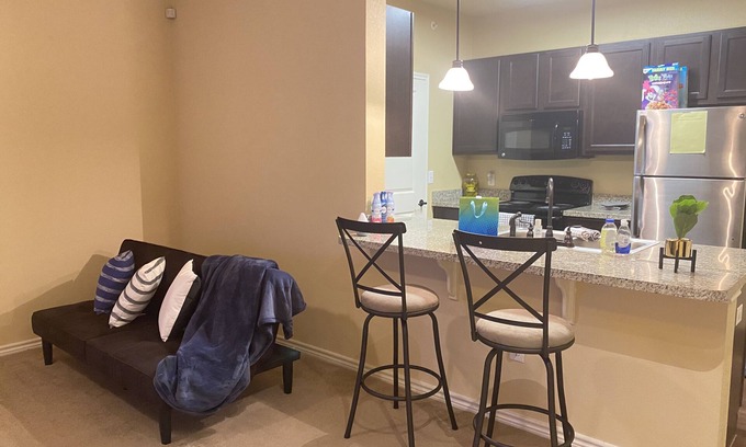 Milton Casa | Entire Townhouse/ Comfy 1BD 1BA/ Near Mall&More