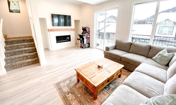 Fairways Casa | Entire Townhouse w/ large private hot tub