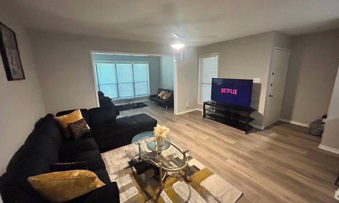 Tucker Apartamento | Entire Unit with 4 beds!