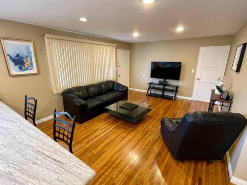El Monte Apartamento | Entire Urban House Getaway Newly Remodeled