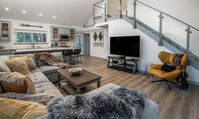Alta Casa | Entire Villa in Sierra Mountains