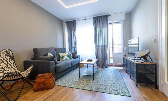 Luanco Apartamento | Entorno único a 2 minutos del mar con plaza de garaje
