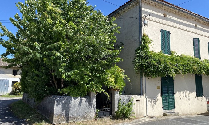 Saint-Androny Casa | Entre Braud Saint-louis et Blaye, une Maison Comme une Parenthèse