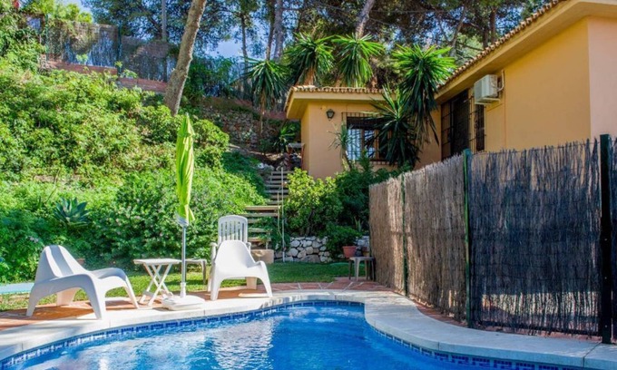 Pinares de San Anton Apartamento | Entrepinares Estudio El Palo Malaga