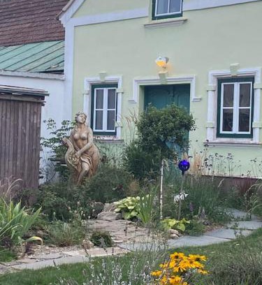 Groß-Siegharts Apartamento | Entzückendes Häuschen, neu ren.