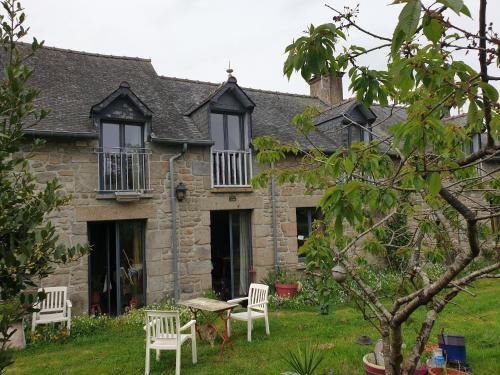 Combourg Casa | Eoz an avel