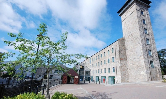 Central Aberdeen Apartamento | EPI - Apartamento ático de 1 cama con baño en suite y vestidor