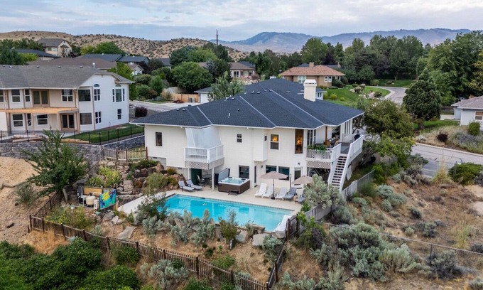 Highlands Casa | Epic Hillside Retreat Htd Pool HotTub Golf 4400sf
