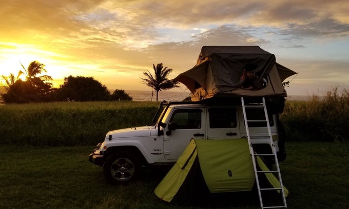 Kahului Casa | Suzie (Jeep Sahara de techo rígido 2016)