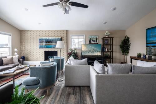 Four Corners Casa | Epic Sunsets in Bozeman - Wonderful View