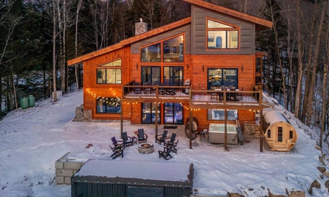 Bethel Casa | Epic Views, GameRm+Theatre, HTub, Sauna, 9mi Sunday River
