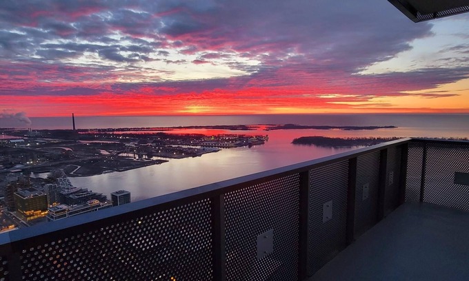 St. Lawrence Condominio | Epitome luxury lifestyle living by the Lake, Fully Furnished Executive Penthouse
