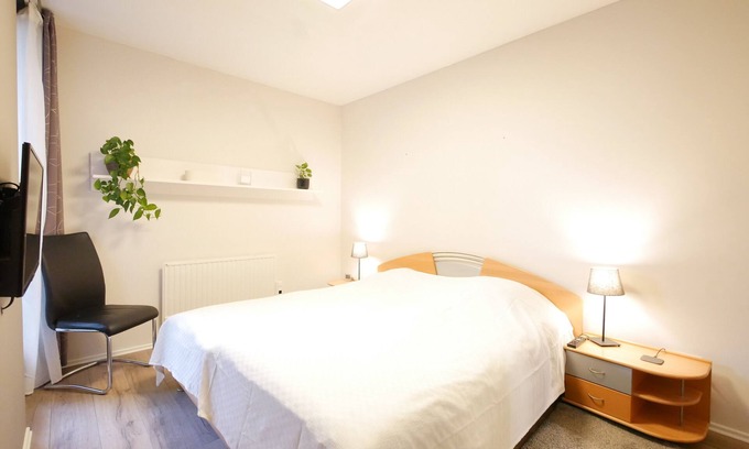 Osnabrueck Apartamento | Erdgeschosswohnung mit Eigenem Parkplatz Vorm Haus in Ruhiger Zentraler Lage