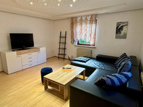 Pasing - Obermenzing Apartamento | Erdgeschosswohnung neben Schloss Blutenburg mit privatem Garten