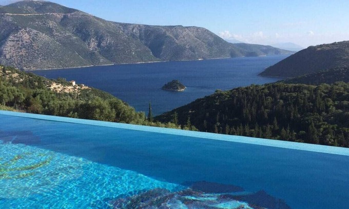 Aetos Casa | Erholung pur mit Traumhafter Aussicht Direkt vom Pool aus