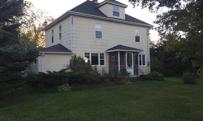 Souris Casa | Erica's Farm House ~ Hospedaje en el Lily Pond