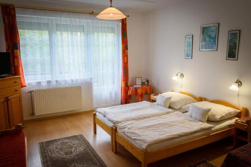 Sarvar Apartamento | Erika Apartman