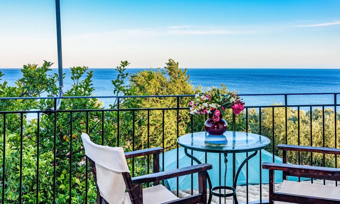 Koroni Apartamento | Eros Cozy, Panoramic Sea View, Perfect Location