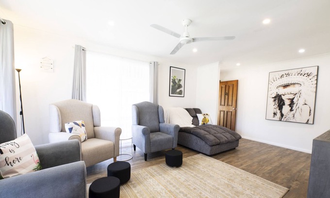 Old Erowal Bay Cabaña | Errol Cottage: forest to the sea