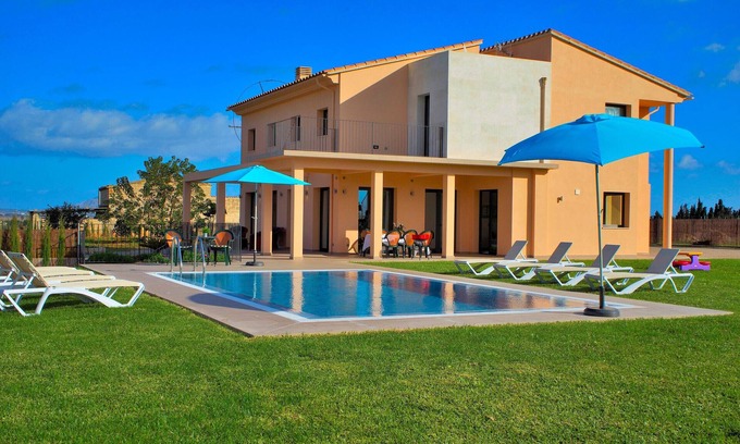 Muro Villa | Es Moli 056 fantástica finca con piscina privada, gran jardín, aire acondicionado y barbacoa