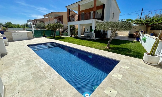 Castello de la Plana Casa | Villa Vacacional Aeroclub Rental Holidays REF 002