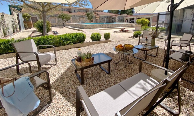 Pozohondo Villa | ¡Escápate y siente la naturaleza! Villa familiar con mucho encanto para grupos.