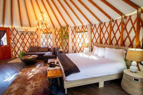 Escalante Cabina | Escalante Yurts - Luxury Lodging