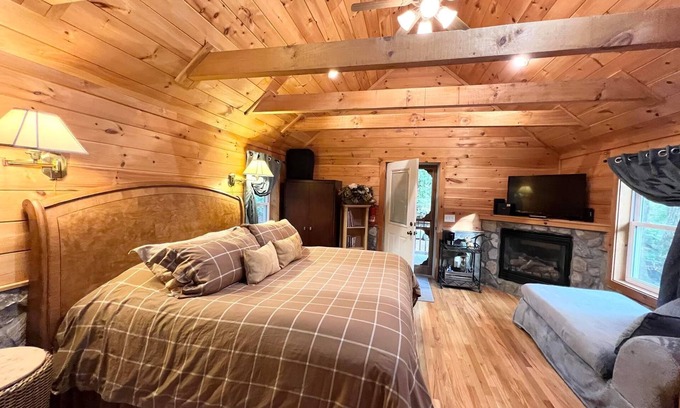 Beech Mountain Cabaña | ¡Escápese de lo cotidiano y venga a la Acogedora Cabaña de Beech para quedarse y jugar!
