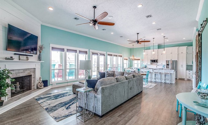 Port Bolivar Casa | Escape | Gulf Views | Tiki Bar | Sleeps 14