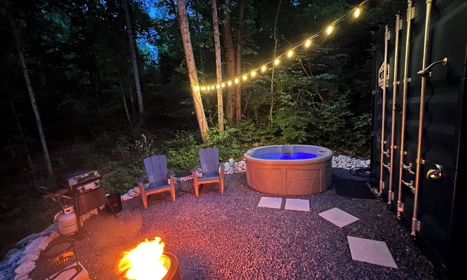Stanton Cabina | ESCAPE!-In The Woods of Red River Gorge!-Hot Tub-High Speed WIFI!-Outdoor Shower
