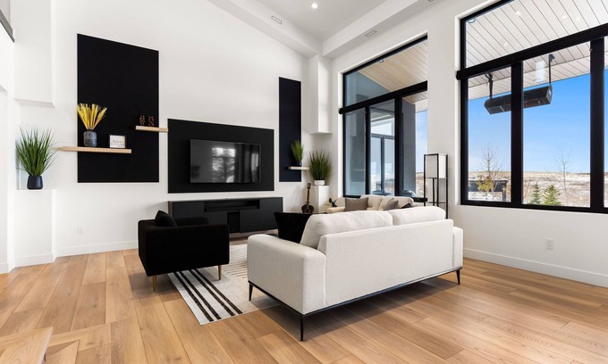 White City Casa | Escape into the ultimate relaxation in this stunning home.