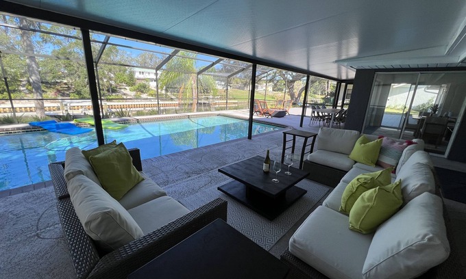 Southgate Casa | Escape the noise of life.
