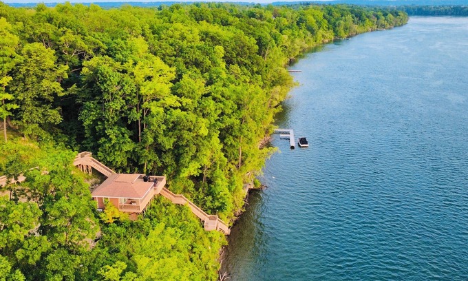 Youngstown Cabina | Escape to a Cozy Cabin on the River – Relax & Unwind!