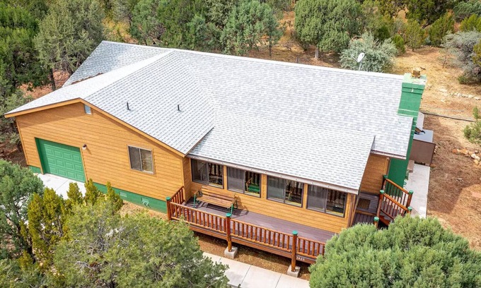Heber Cabina | Escape to a Cozy Cabin in the Breathtaking White Mountains: Unwind and Reconnect